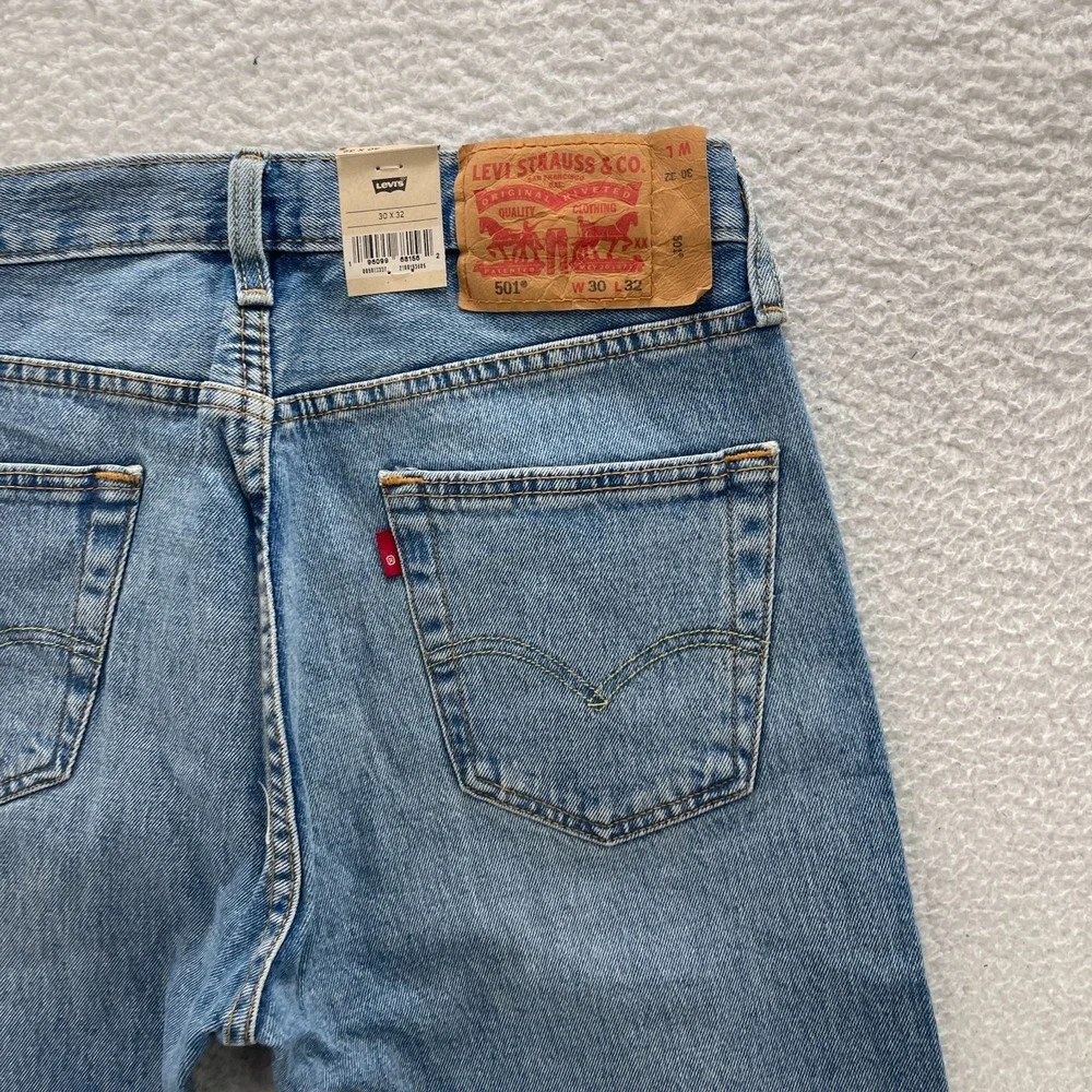 Levis 501 Jeans Mens 30x32 Blue Original Straight Button Fly Denim Grunge Cowboy